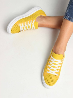 Желтые кеды