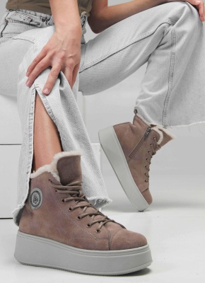 Ботинки замшевые 