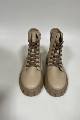 Бежевые кеды